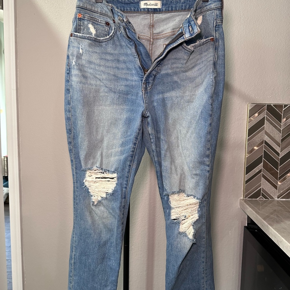 Madewell Women's Light Blue Distressed Straight Leg Jeans